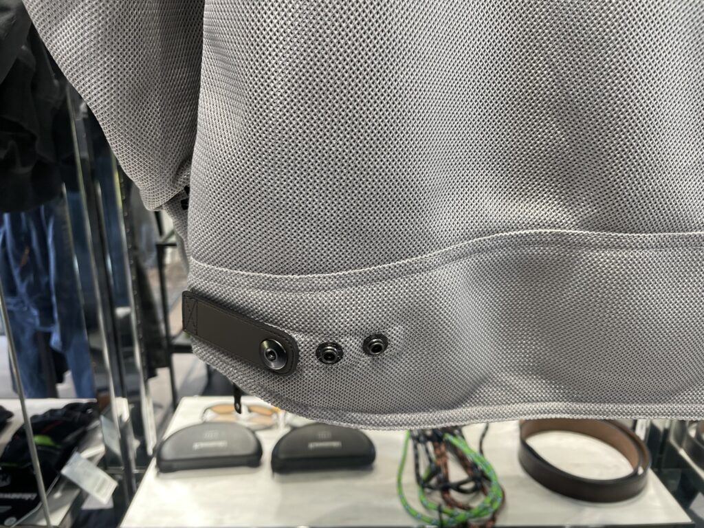 暑い夏のツーリングも快適に！クシタニコラボ「メッシュジャケット」の