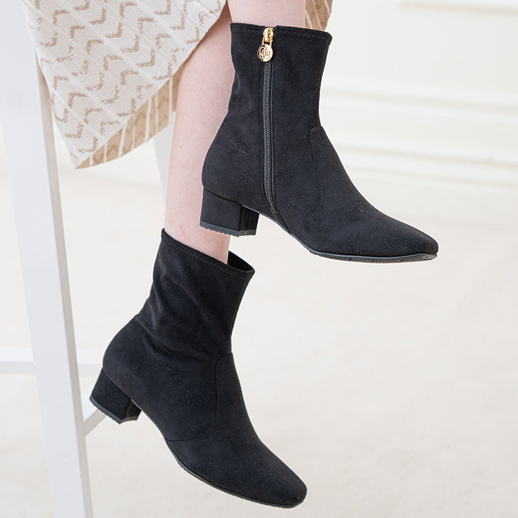 ブラックヴィーガンスエード ほわほわフラットブーツ– kay me