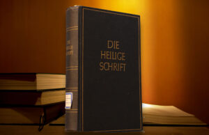 134【KBH所蔵 貴重本紹介】その36「ルター訳 旧新約聖書1912」 | 神戸