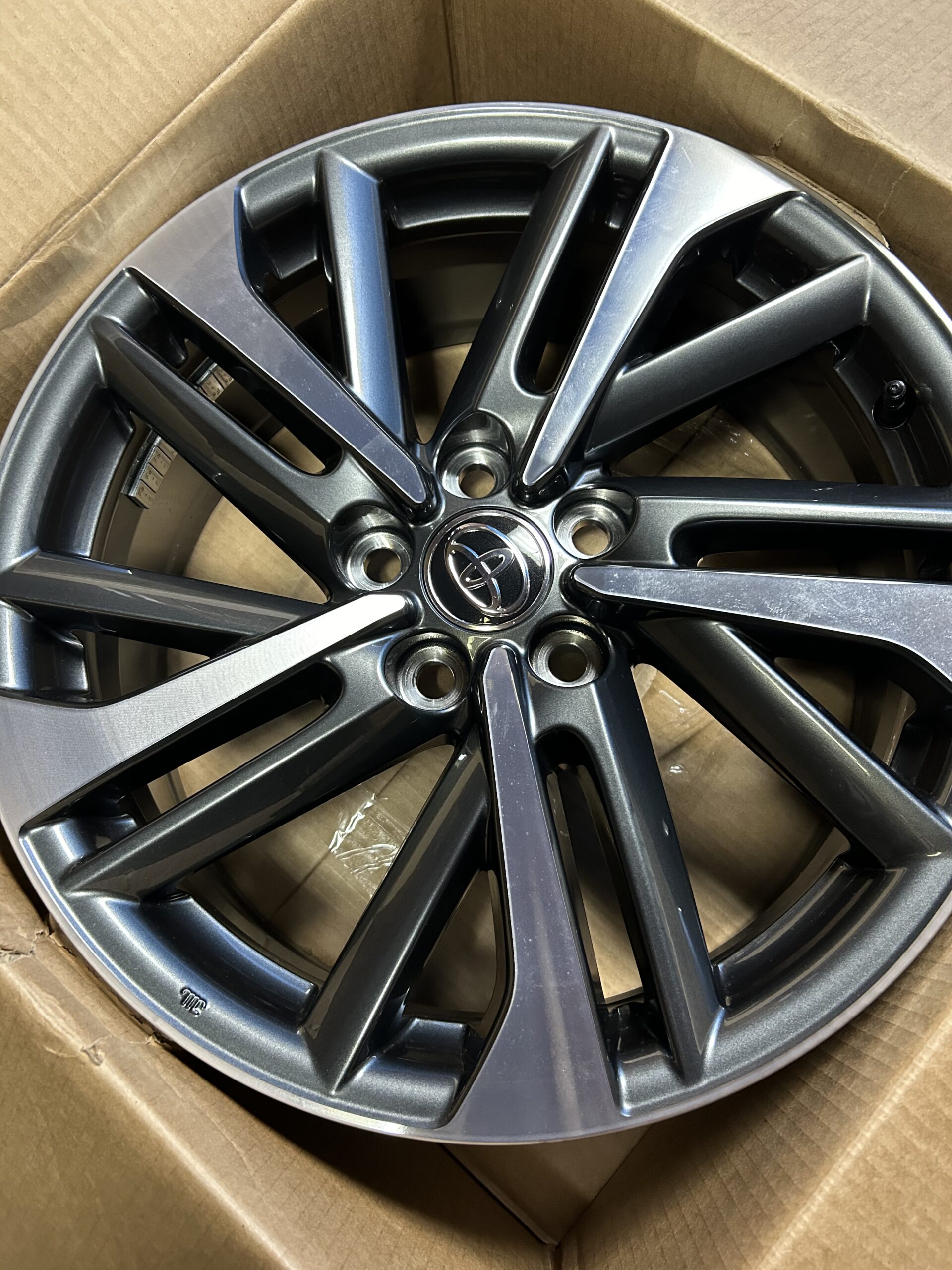 カローラクロス 純正タイヤ アルミホイール 買取相場です カローラ