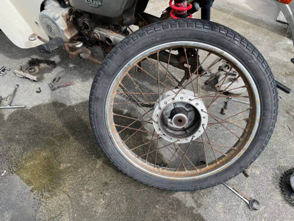 スーパーカブ】チューブタイヤ交換を自分でやったら注意点だらけだった