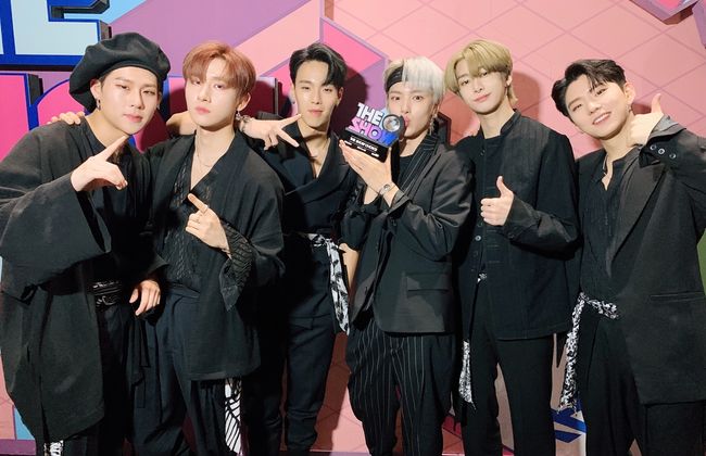 MONSTA X、ウォノ脱退後「THE SHOW」で1位に！すべてはMONBEBEのおかげ
