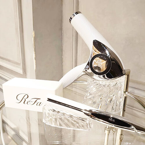 リファからドライヤー＆ストレートアイロン発売中！サロン帰りの美髪が