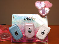 ドコモ、合皮採用の「Lechiffon」を2月4日発売