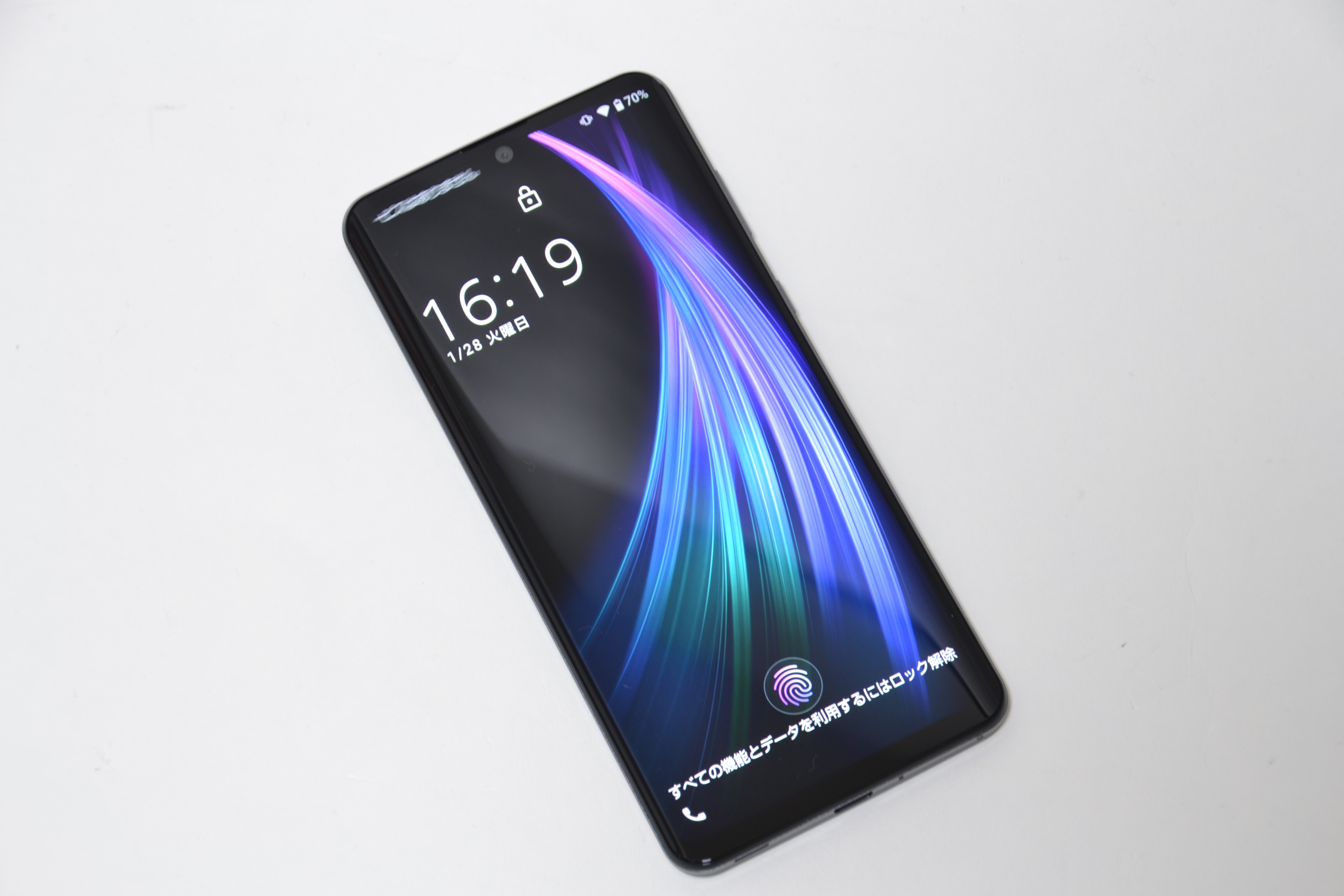 ゲーマーが試す！ 「AQUOS zero2」の実力] 軽さは正義！ カジュアル