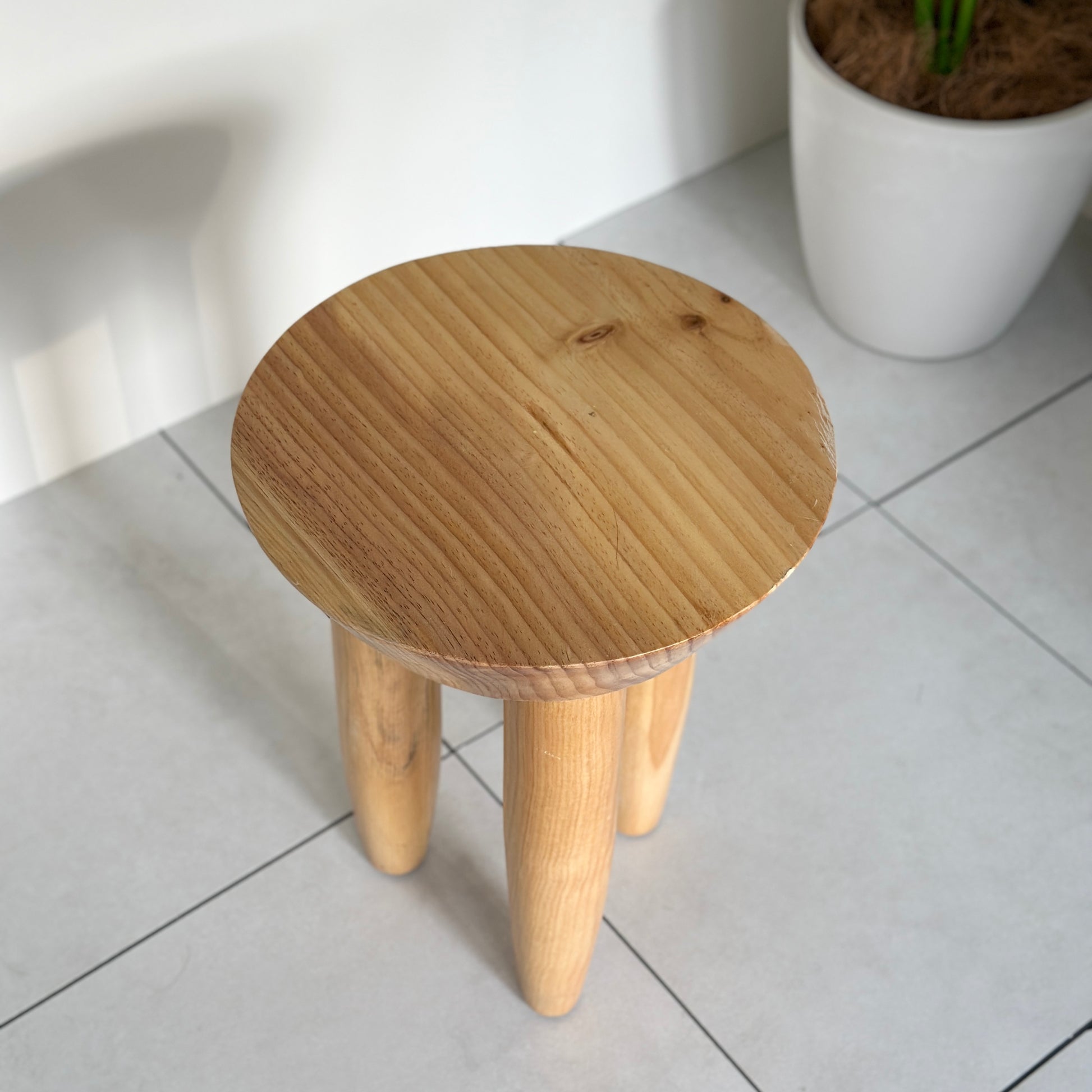 スツール｜ぽってり脚ウッドスツール - territory