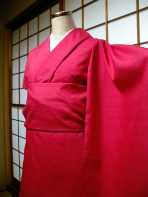 日本国旗の赤紅花寒染め振袖 新田秀次作 | 最高級着物選びのお手伝い