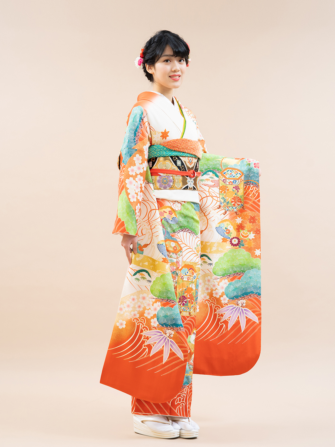 最高級の十日町友禅振袖レンタル】白地にオレンジ・貝桶などの古典柄