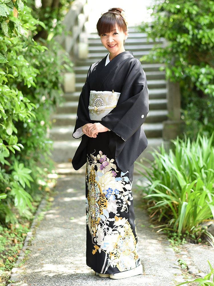 高級黒留袖レンタル】t-628 キモノプロと一流染匠のコラボ。 花と