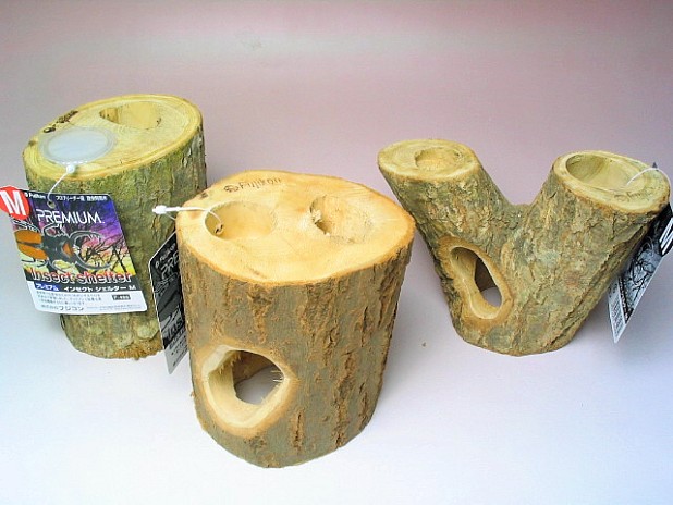 インセクトシェルター販売 クワガタとカブトムシのテラリウム・エサ台に