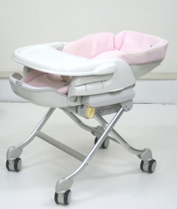 □ロワイヤルオートスウィングDX サクラ 【コンビ combi】 発売日2011