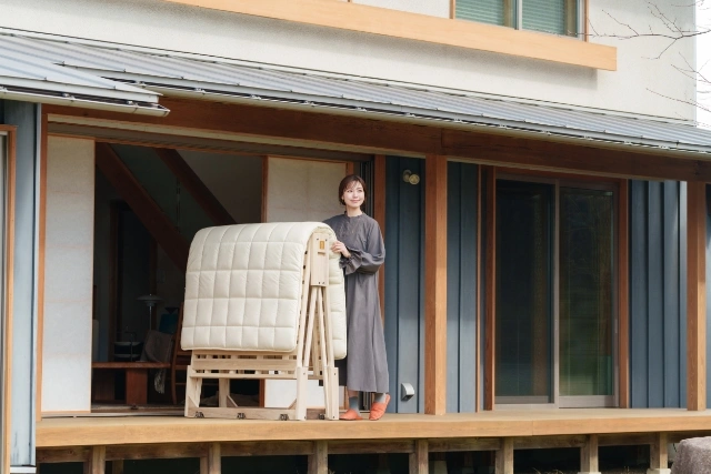 桐の折り畳みベッド「桐らくね」｜【公式】桐らくね｜桐建材株式会社