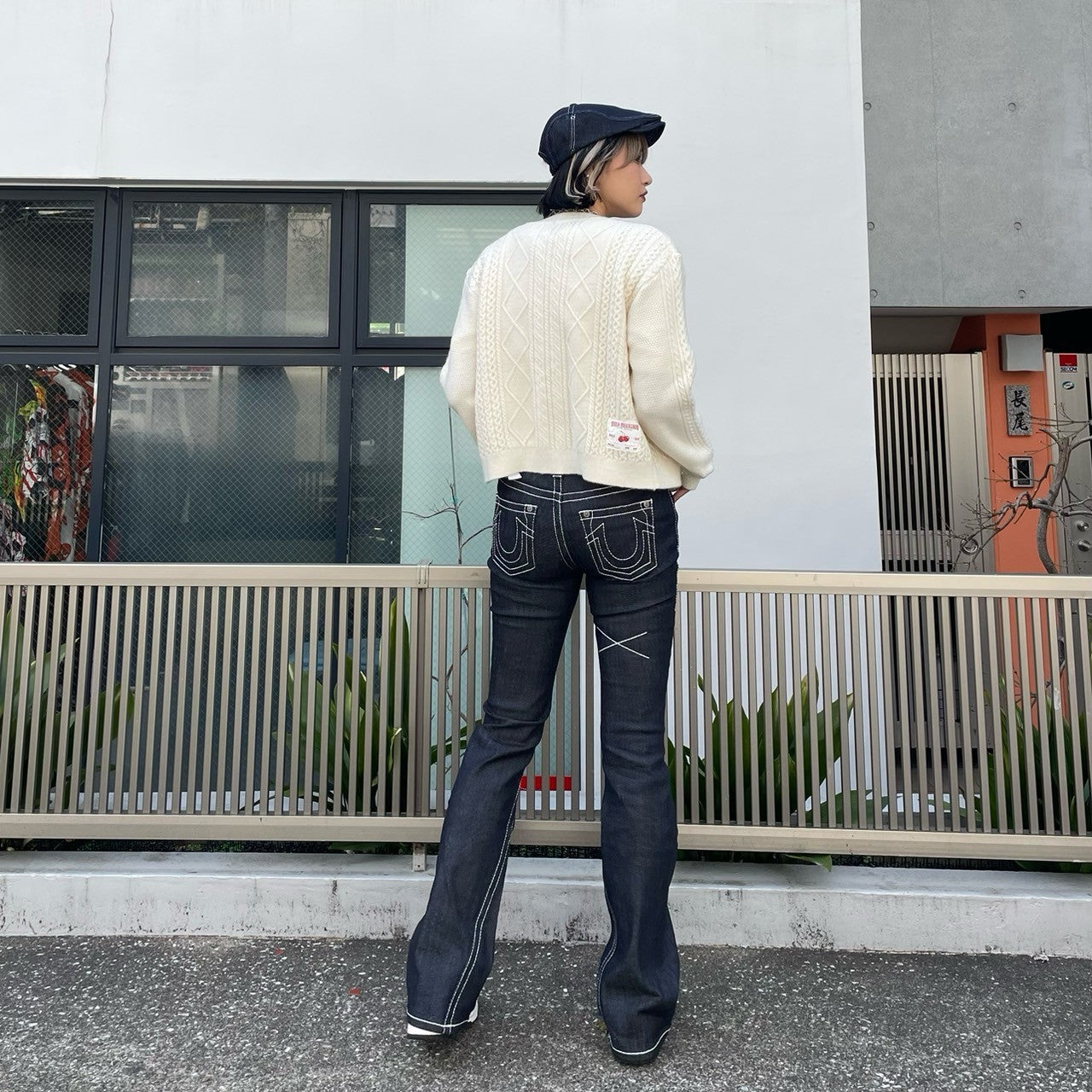 KIRSH X TRUERELIGION ステッチポイントブーツカットデニムパンツ