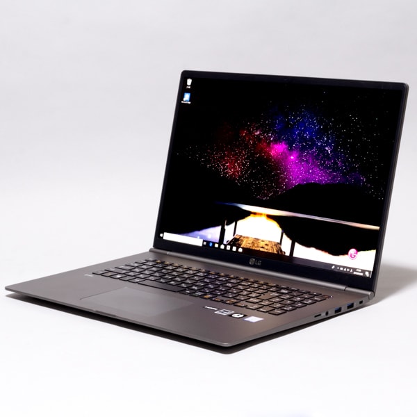 LG gram 17 (17Z990) レビュー：重さ1.3kg！ 驚きのモバイル17インチ