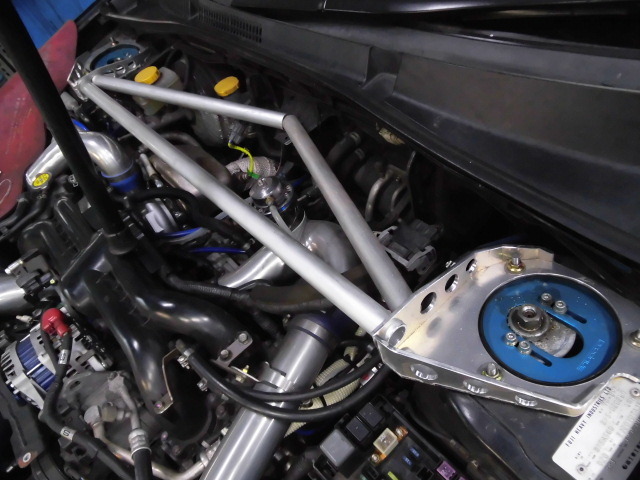 BP5レガシィ 前置きインタークーラー専用タワーバー試作中！