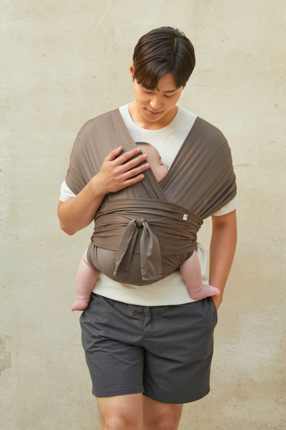 コニー抱っこ紐 AirMesh™ / モカ（2XS,XS,2XL,3XL,4XL,5XL） – コニー