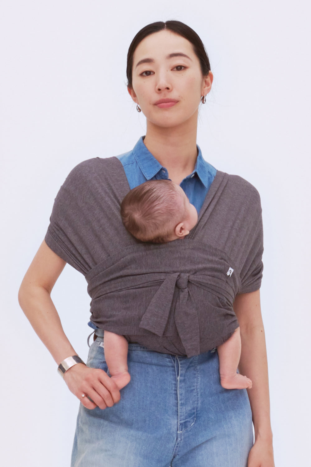 コニー抱っこ紐FLEX SoftBreeze™ | 新生児からの密着抱っこで赤ちゃん