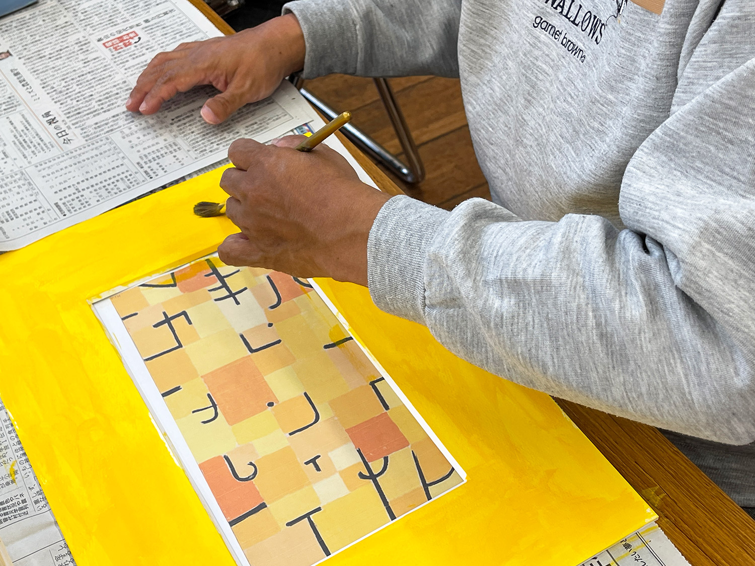 描かれたフレームの中にさらなる無限の想像を象徴する鏡「Infinity