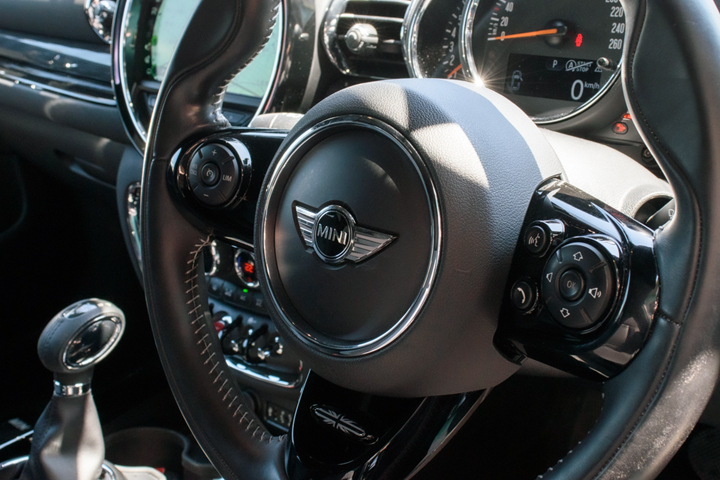 第3世代MINI取扱ガイド】ステアリングスイッチ完全解説 | 小林