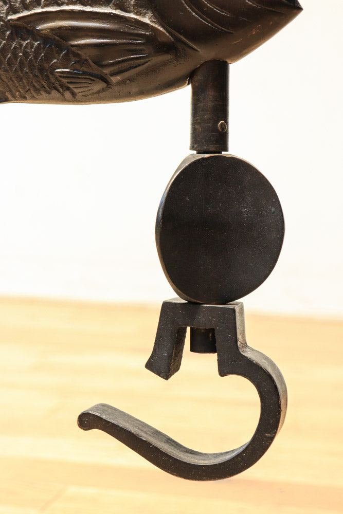 縁起の良い鯛を飾る真鍮製の自在鉤 DC6279 – 古福庵 [ KOFUKUAN