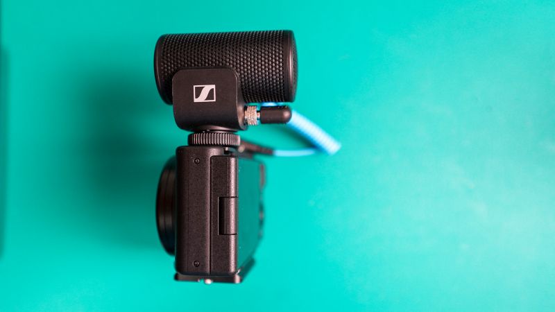 vlogスタイル特化のカメラ用マイク！「MKE200」レビュー – こおろぎさんち