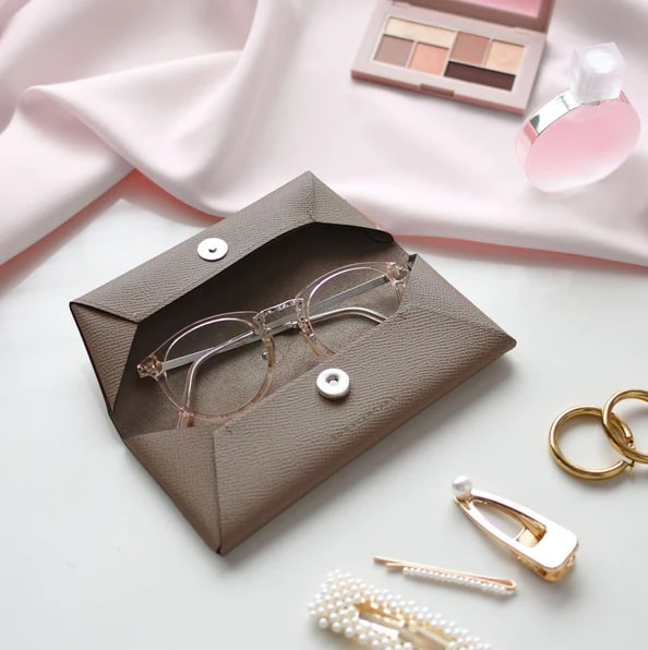 ボナベンチュラのノブレッサフラップアイグラスケース（メガネケース