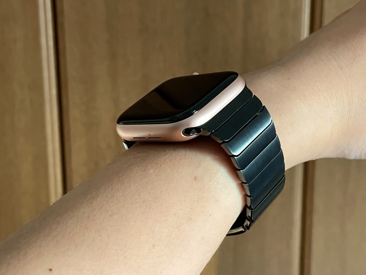 Apple Watch本体が買えてしまう価格の純正バンド「スペースブラック