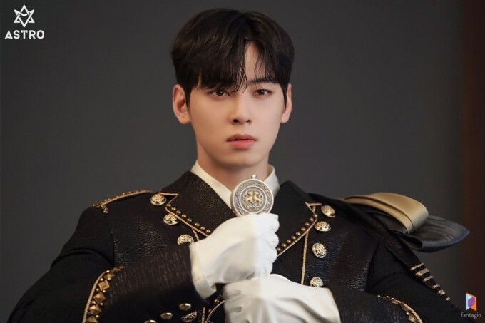 ASTROチャウヌ、ウェブ漫画から飛び出した公爵さま | K-POP、韓国