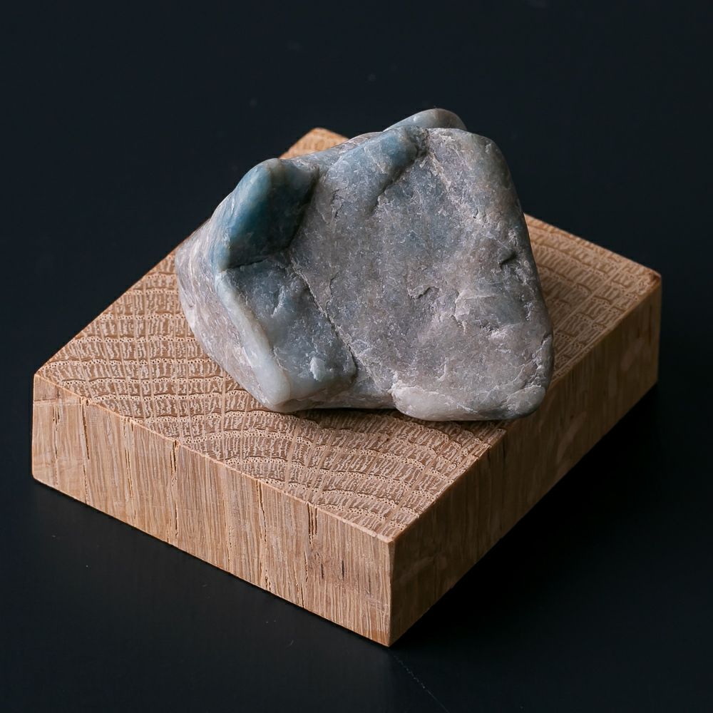 入コン沢・青灰・62g】（高品質青色ヒスイ）糸魚川天然翡翠原石