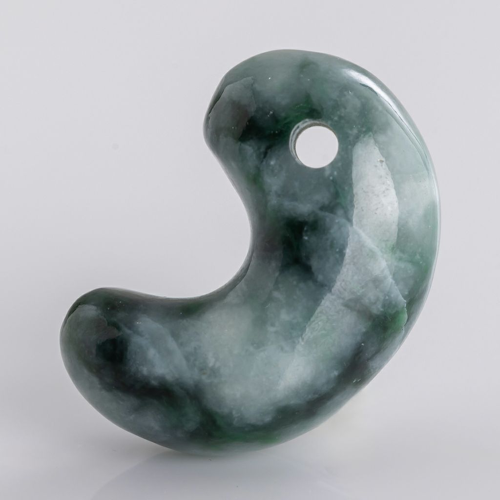 プレミアム・濃緑色・艶美麗】（プレミアム濃緑色ヒスイ）糸魚川天然