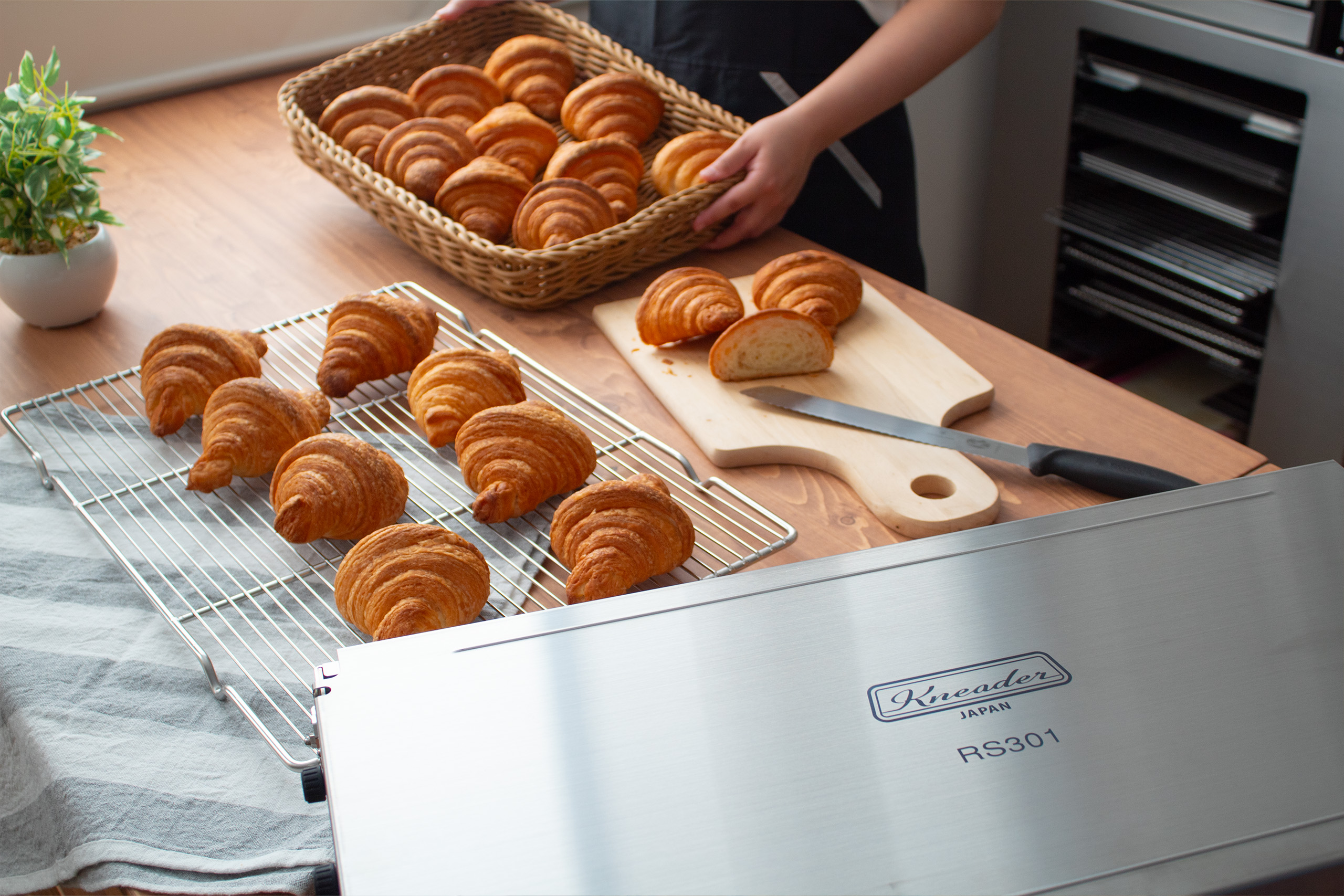 日本ニーダー株式会社 | 生地作りの楽しさを世界へ