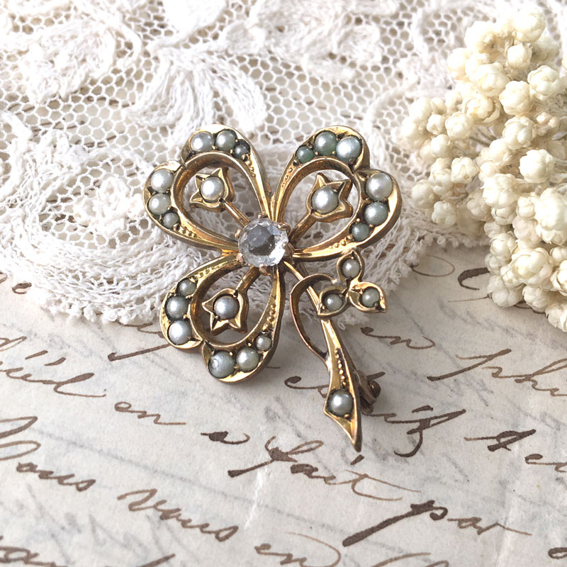 シードパールとクローバーのゴールドブローチ - アンティーク k-nuts
