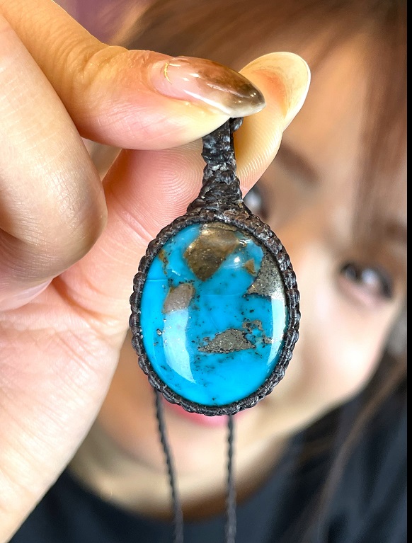 special collectionイラン産ターコイズ　マクラメロングネックレス マクラメ編みネックレス ターコイズ＆ヒマラヤ水晶（インド・ヒマラヤ