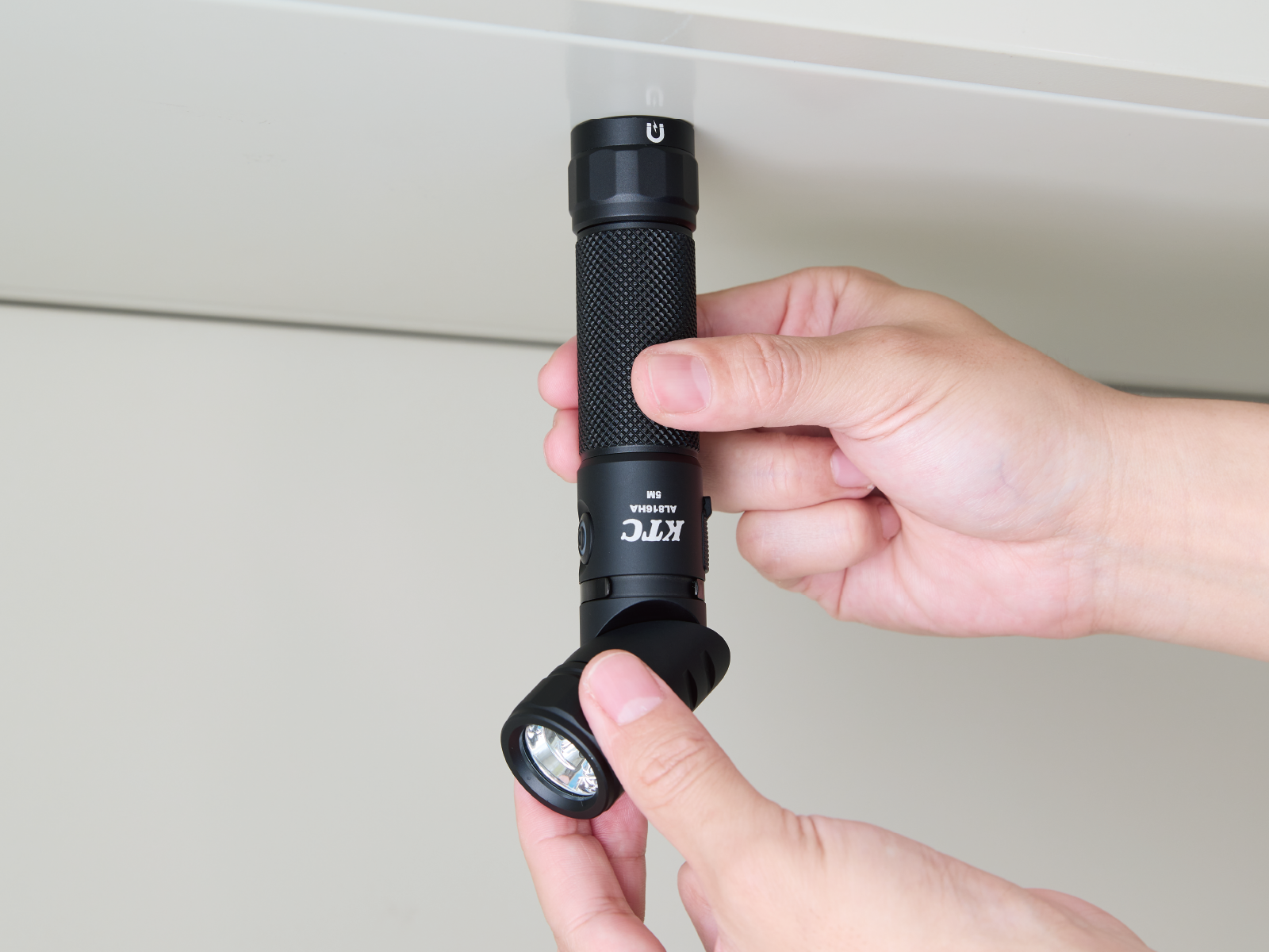 充電式LEDフレキシブルライト(ハンドライトタイプ) | KTCツール