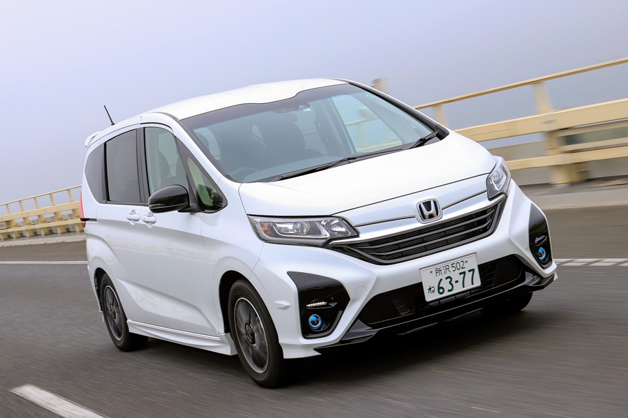 新型「フリード Modulo X」は空力性能が向上！ 新旧比較で感じた驚きの