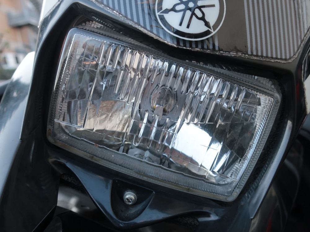 WR250R/Xにおススメ LEDヘッドライト SMC9-H4 取り付け | クロライト