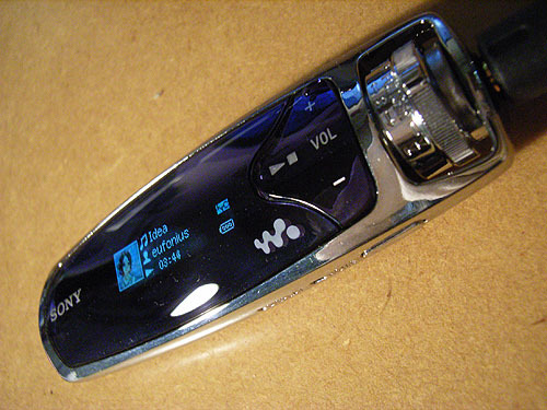 SONY ウォークマン Sシリーズ NW-S703F 簡易レビュー: くろねこ三等兵