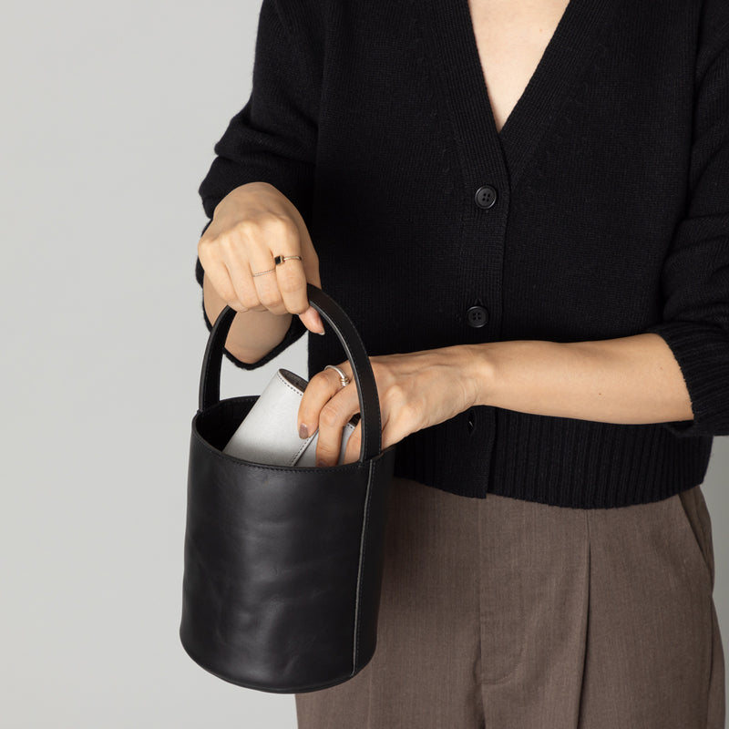 レザー バケットバッグ Bucket tote 黒 S – kuros.style