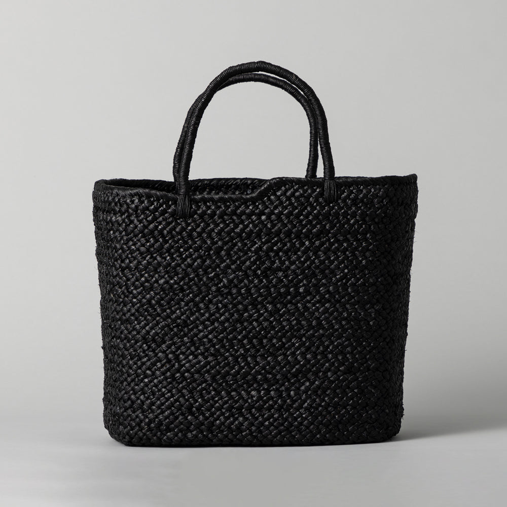 再入荷】ラフィア マルシェ カゴバッグ 黒 M – kuros.style
