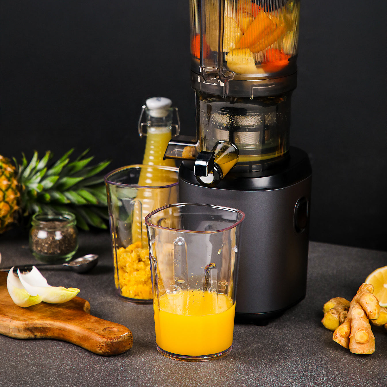 ホールスロージューサー｜低速圧搾で栄養を守る｜クビンス公式