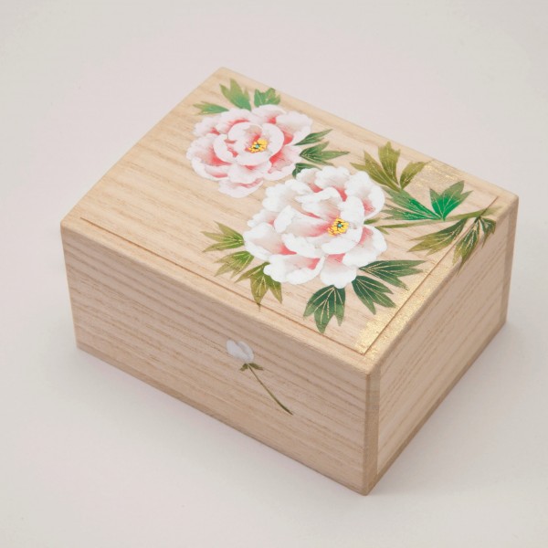 花暦絵入り小箱 5月の花【藤・牡丹】 | 桐箱の箱藤商店 | 京ものさんぽ