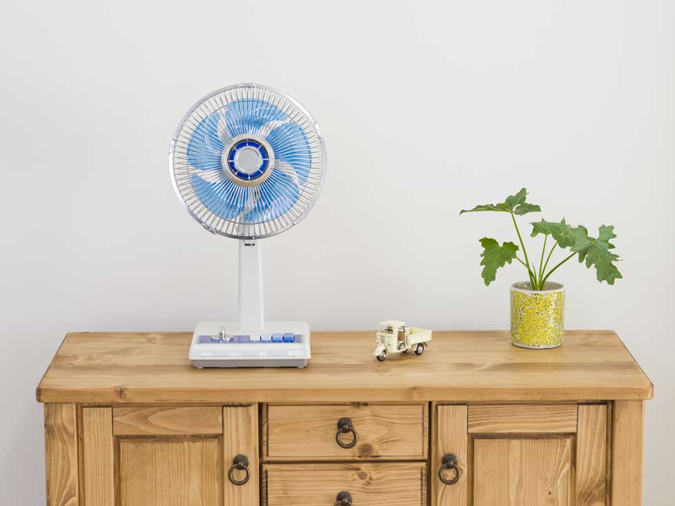 販売終了】レトロデザイン ミニ扇風機KLF-2035 | コイズミオンライン