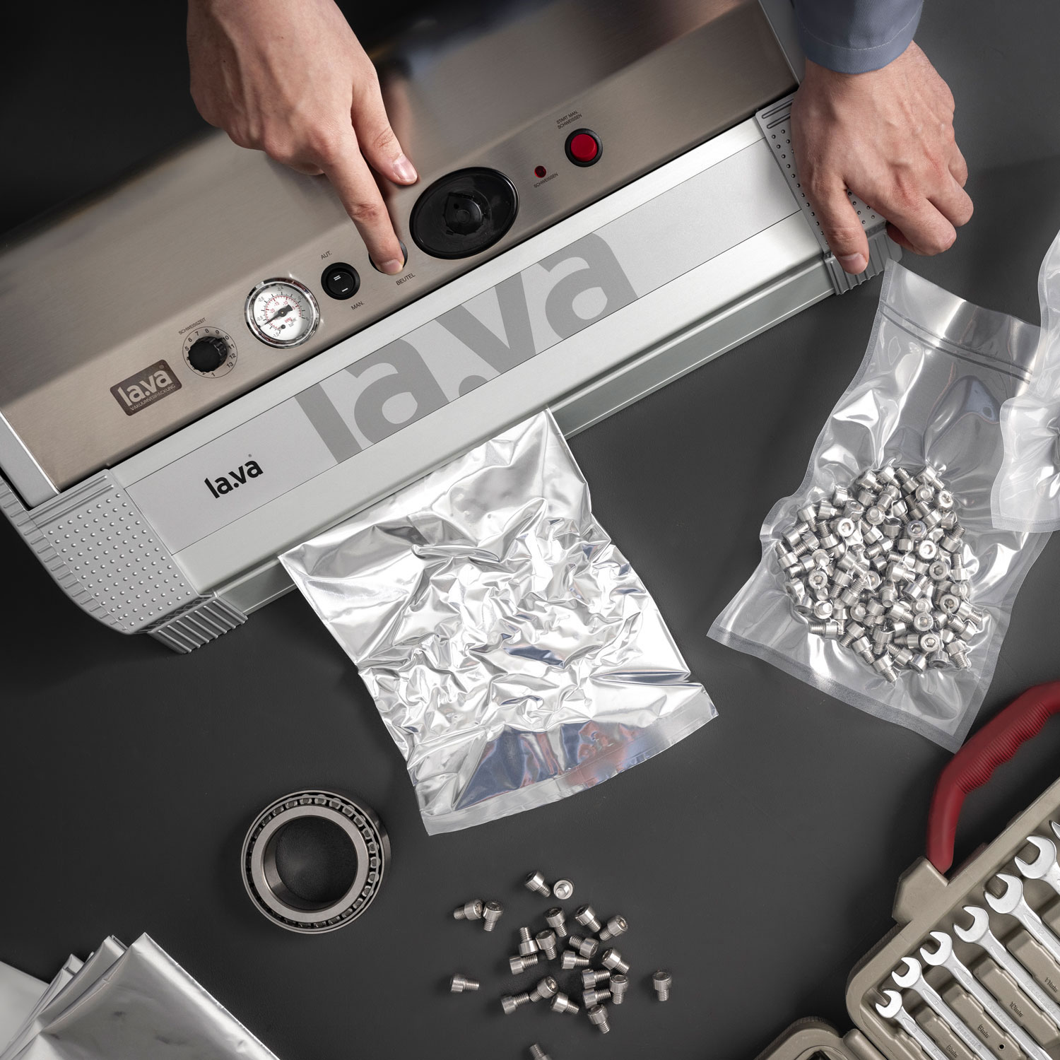 Lava V.500® Premium vacuum sealer - manometer display