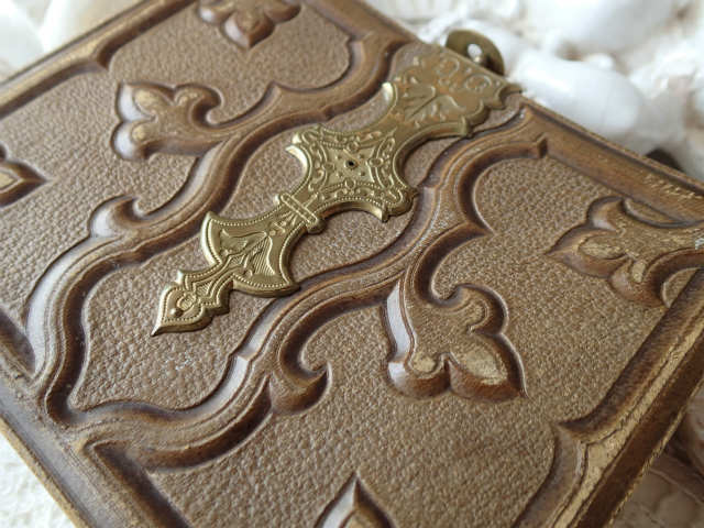 エンボス革金属パーツ装飾ミニフォトアルバム】【19世紀末】イギリス