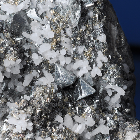 四面銅鉱 Tetrahedrite 鉱物たちの庭