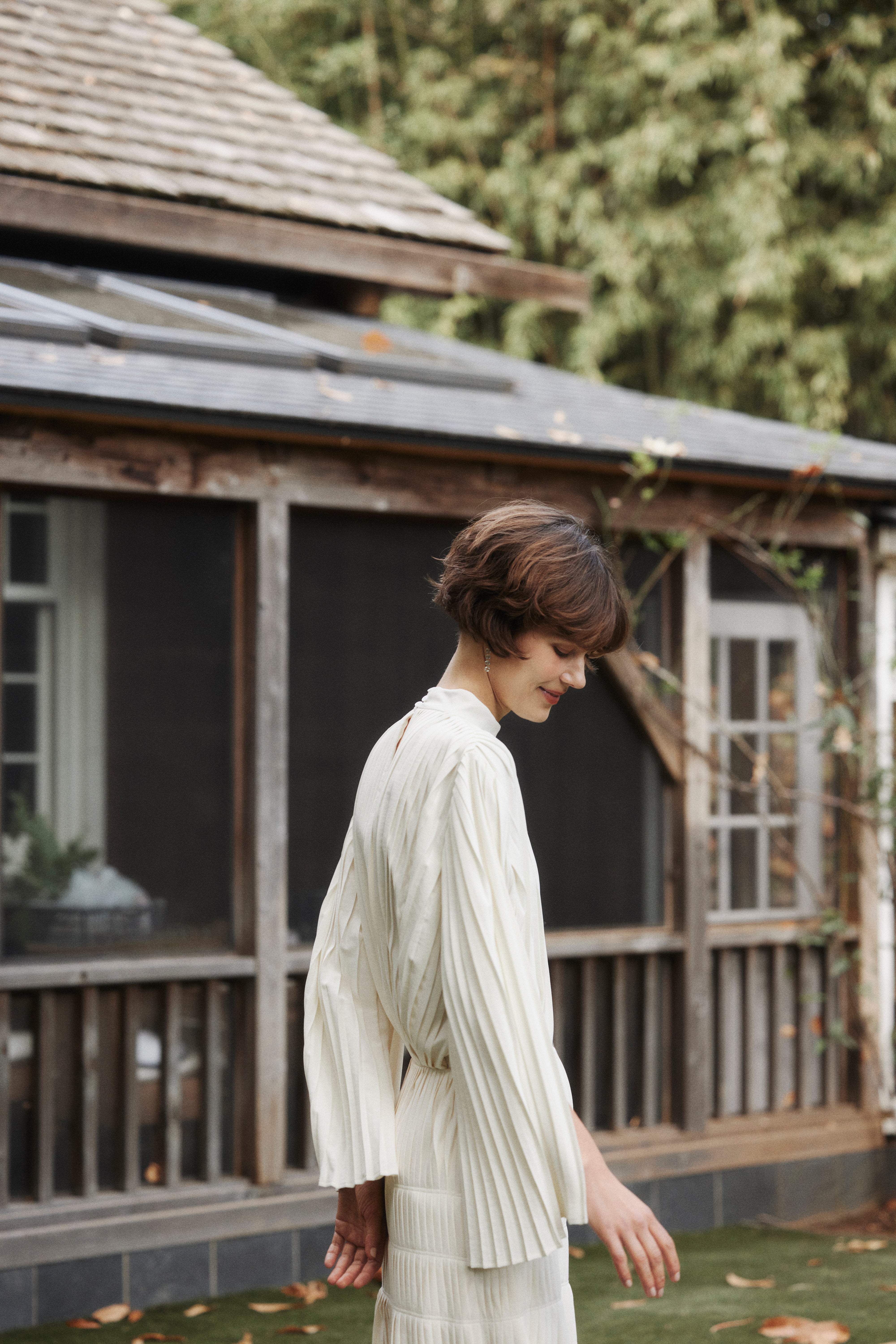 Powder Satin Pleats Cape Blouse – L'AUBE BLANC