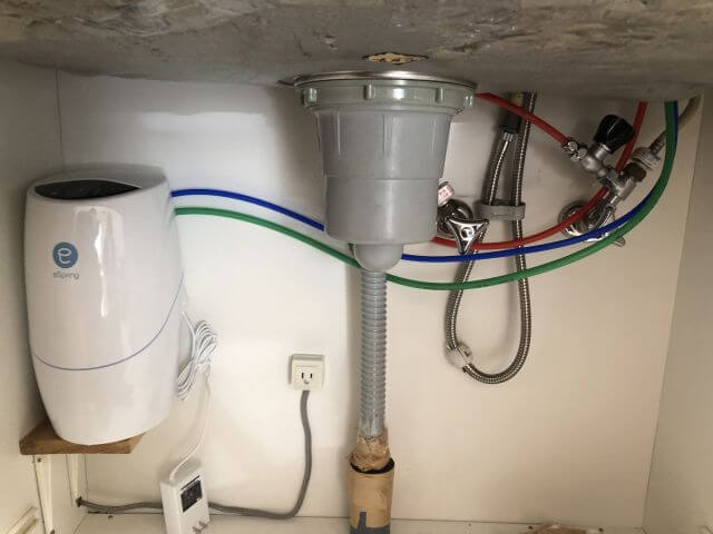 アムウェイの補助水栓の交換とビルトイン型浄水器を取り付けて欲しいと