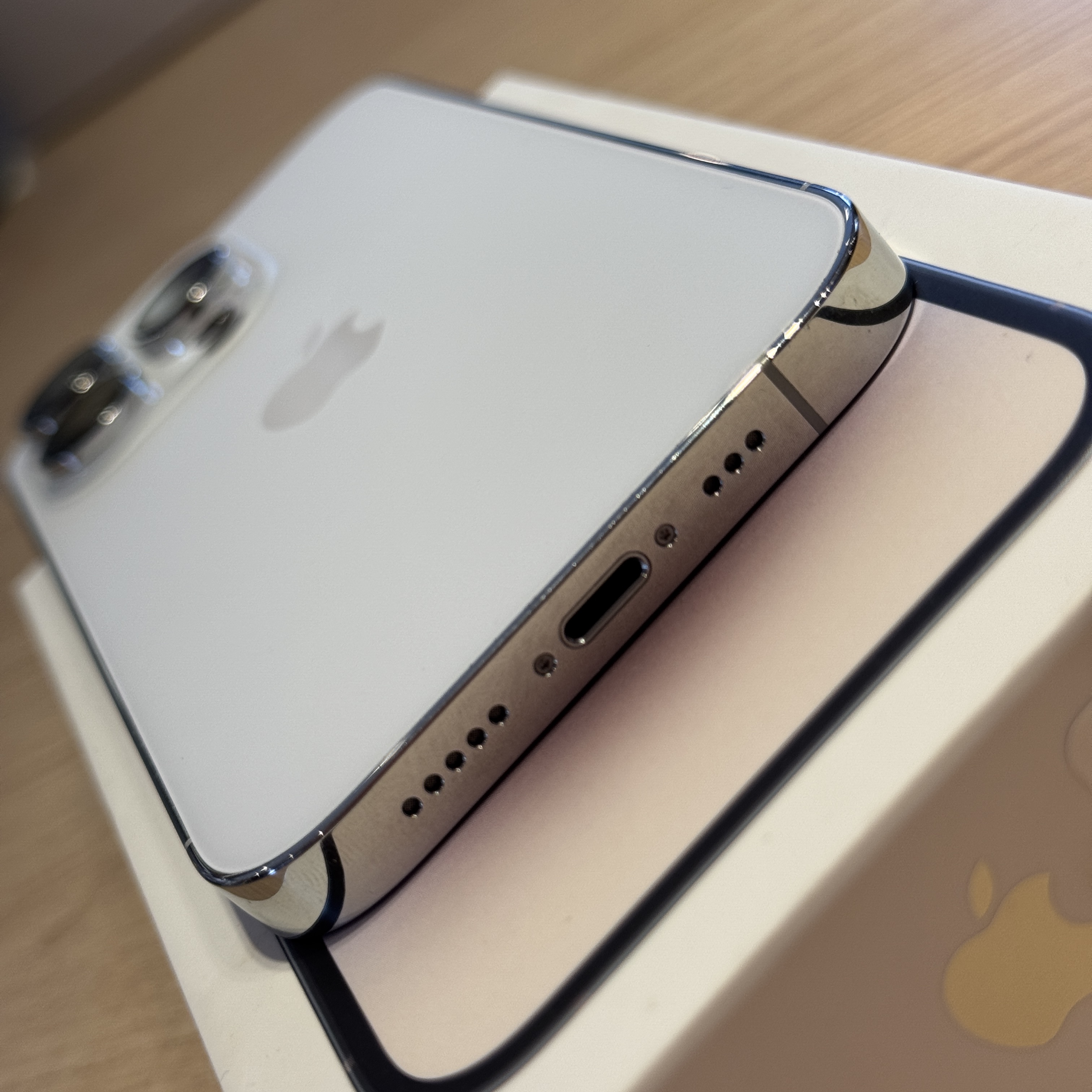 iPhone 14 Pro 256GB SILVER (seminovo) – LS