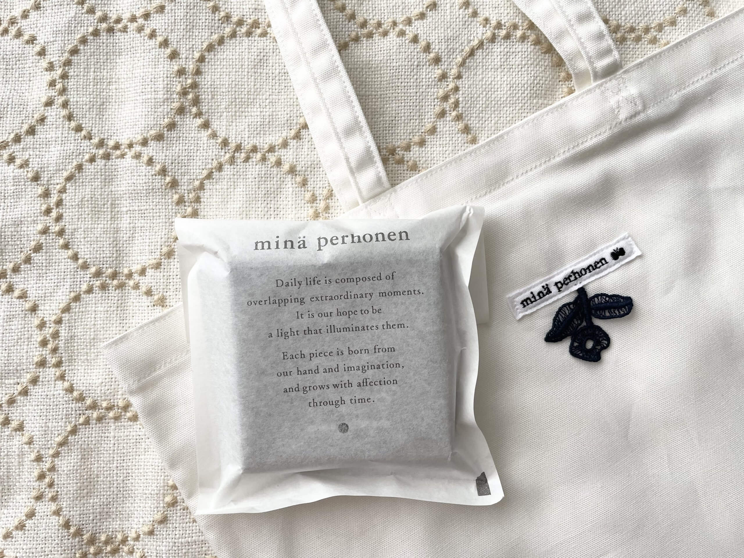 再販で！ミナペルホネンのtambourineブローチを。 | LEE