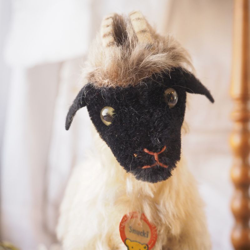 シュタイフ社黒い山羊/snuckiタグ付き jouet・おもちゃ